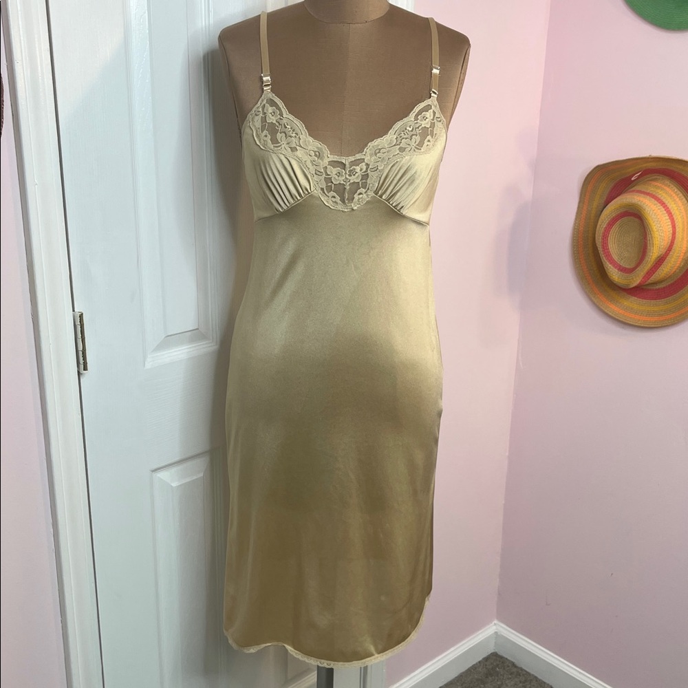 Nude Dress Slip Nylon Size 34 Secret Treasures